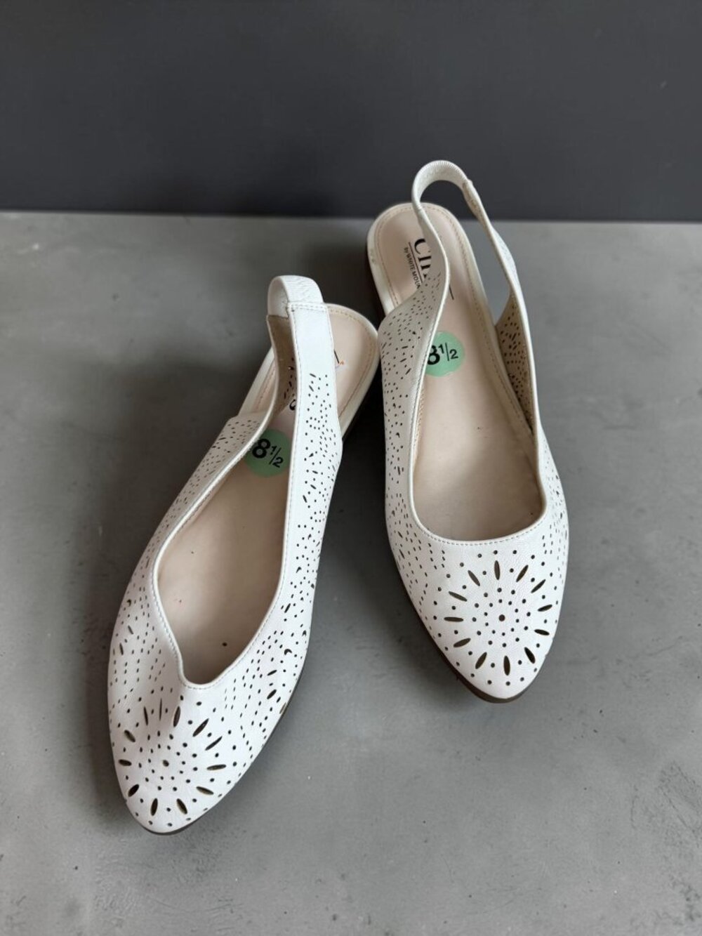 CLIFFS White Cutout Slingback Comfort Flats Size 8.5